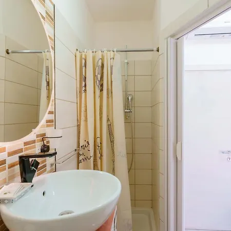 ゲストハウス Mirabilia Golden ボローニャ